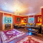 Majestic By The Heated Private Pool & Jacuzzi