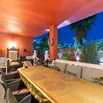Majestic By The Heated Private Pool & Jacuzzi