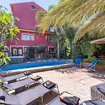 Majestic By The Heated Private Pool & Jacuzzi 빌라 *