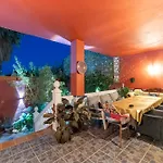 Majestic By The Heated Private Pool & Jacuzzi 빌라 베날마데나코스타
