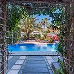 Majestic By The Heated Private Pool & Jacuzzi