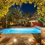 빌라 Majestic By The Heated Private Pool & Jacuzzi