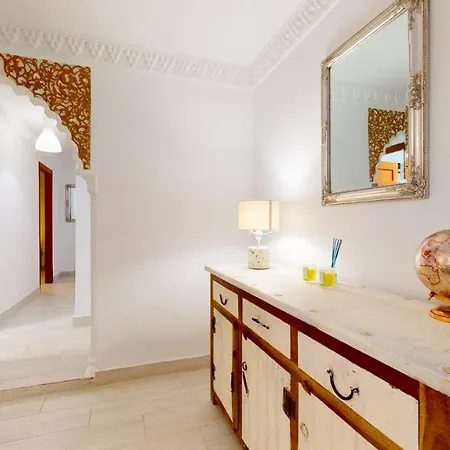Villa Majestic By The Beach *