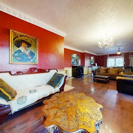 Villa Majestic By The Beach *