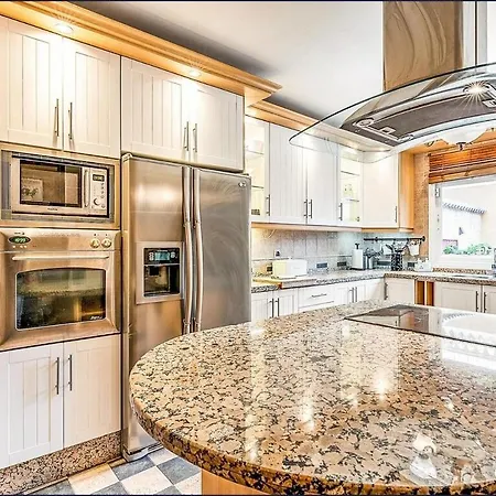 Majestic By The Heated Private Pool & Jacuzzi Willa *