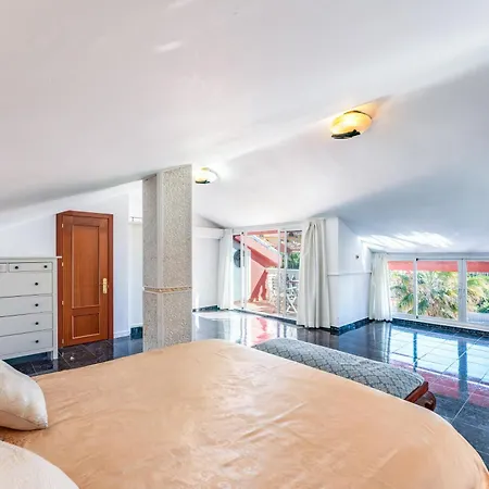 Majestic By The Heated Private Pool & Jacuzzi Villa Benalmádena