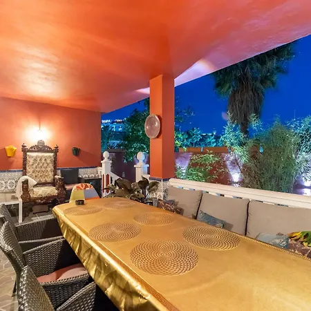 Majestic By The Heated Private Pool & Jacuzzi