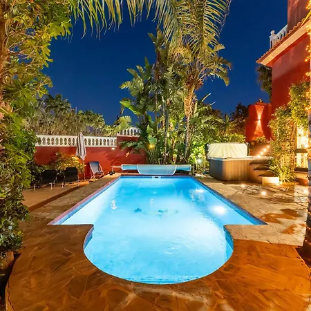 Majestic By The Heated Private Pool & Jacuzzi *