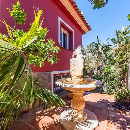 Majestic By The Heated Private Pool & Jacuzzi