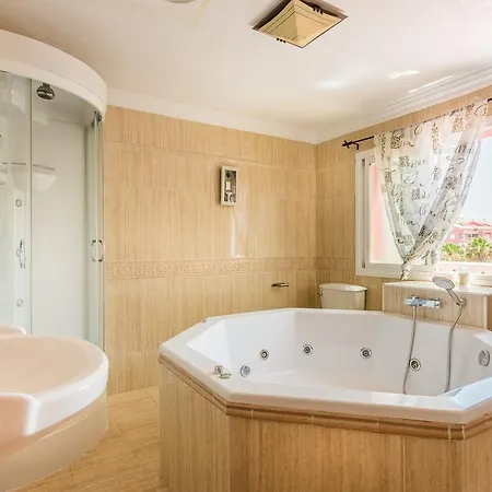 Villa Majestic By The Beach Benalmadena