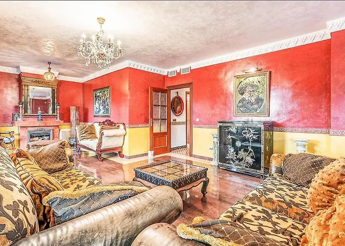 Majestic By The Heated Private Pool & Jacuzzi Villa