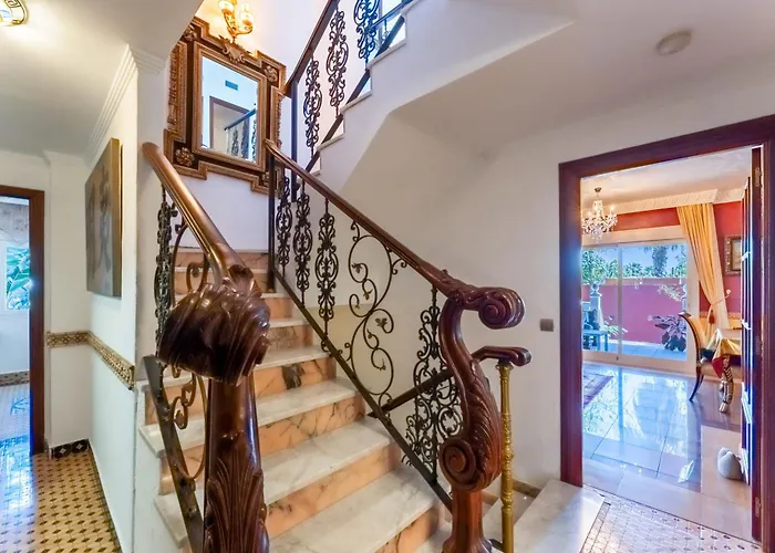 Villa Majestic By The Heated Private Pool & Jacuzzi
