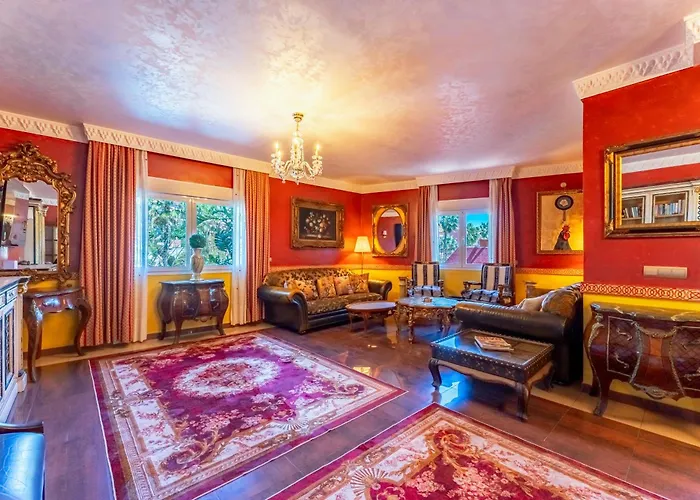 Majestic By The Heated Private Pool & Jacuzzi