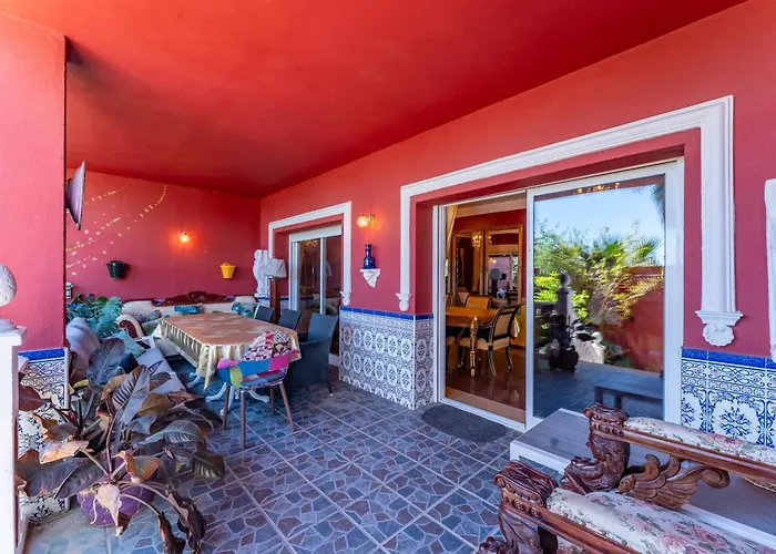 Majestic By The Heated Private Pool & Jacuzzi