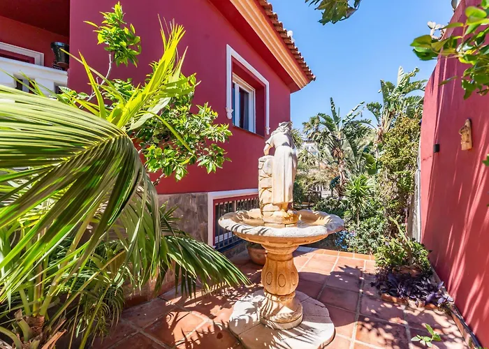 Majestic By The Heated Private Pool & Jacuzzi