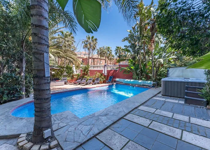 Villa Majestic By The Heated Private Pool & Jacuzzi Benalmádena